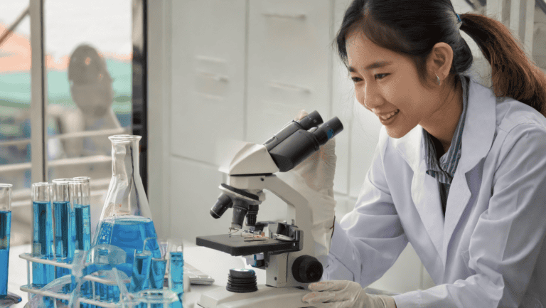 Definitive Guide on How to Use a Microscope